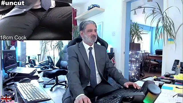 OnlineBossUK online show from September 30, 2025, 11:48 am