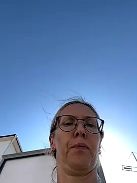 Snapshot of angelmommu chatting on October 4, 2025, 9:51 am angelmommu online show from October 4, 2025, 9:51 am