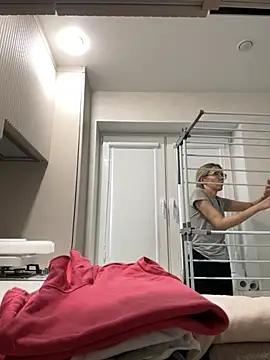 Snapshot of angelmommu chatting on March 4, 2026, 5:57 am angelmommu online show from March 4, 2026, 5:57 am