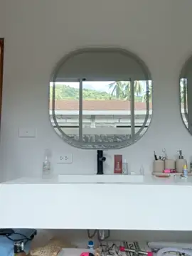 Helena Karel online show from September 15, 2025, 7:19 am