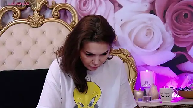 Snapshot of HessaHessy chatting on October 7, 2025, 4:59 pm HessaHessy online show from October 7, 2025, 4:59 pm