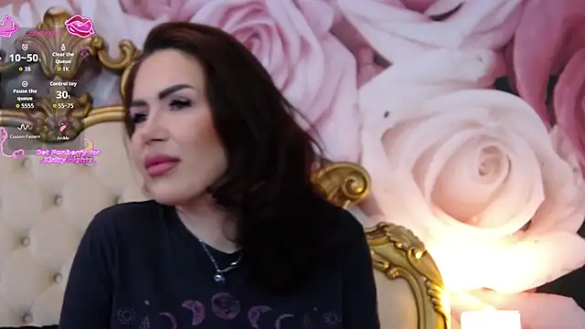 Snapshot of HessaHessy chatting on December 16, 2025, 5:29 pm HessaHessy online show from December 16, 2025, 5:29 pm