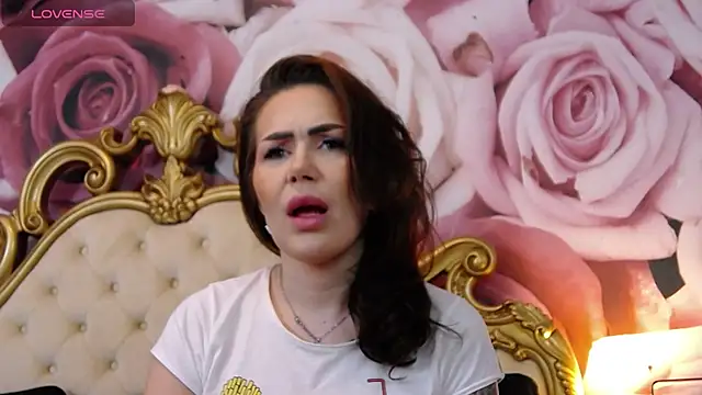 Snapshot of HessaHessy chatting on February 25, 2026, 3:21 pm HessaHessy online show from February 25, 2026, 3:21 pm