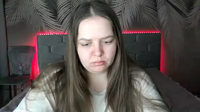 uliastar online show from February 6, 2025, 7:24 am