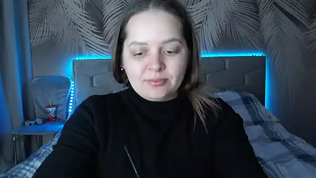 uliastar online show from February 25, 2025, 7:09 am