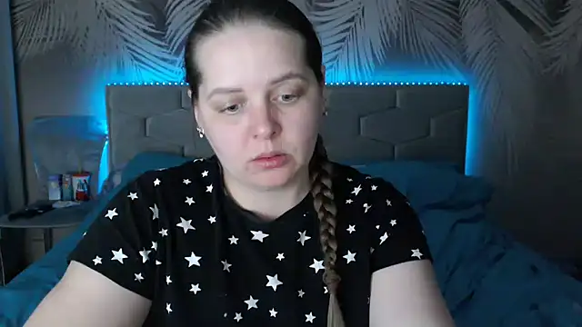 uliastar online show from March 12, 2025, 4:02 pm