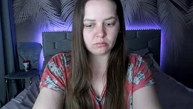 uliastar online show from March 22, 2025, 5:17 am