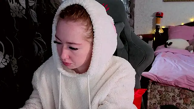 TinaBrook online show from February 12, 2026, 4:29 am