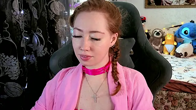 TinaBrook online show from March 18, 2026, 4:48 am