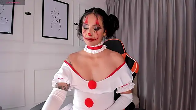 valeriia25  online show from October 30, 2025, 9:15 pm