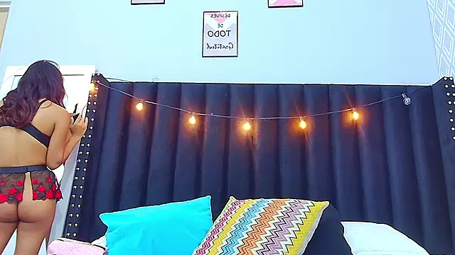 kinkylittlegirll online show from February 12, 2025, 3:07 am