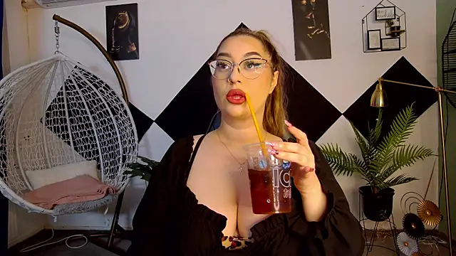 Snapshot of Katewalker_ chatting on July 10, 2026, 7:05 pm Katewalker online show from July 10, 2026, 7:05 pm