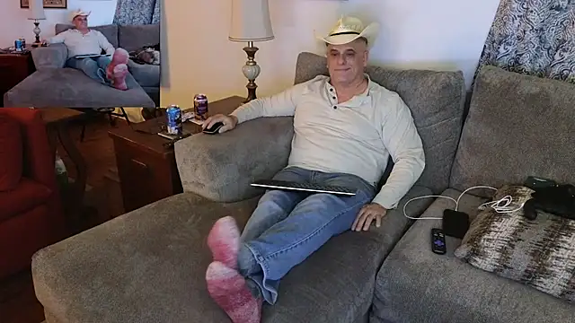 Foxhunt99 online show from February 8, 2025, 2:58 am