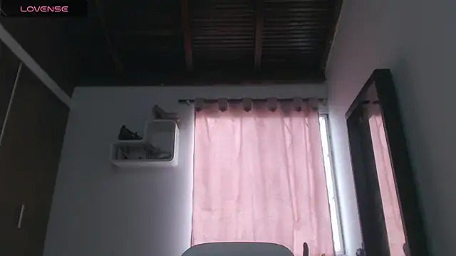 Snapshot of naty_milk_ chatting on February 13, 2025, 9:38 pm naty milk online show from February 13, 2025, 9:38 pm