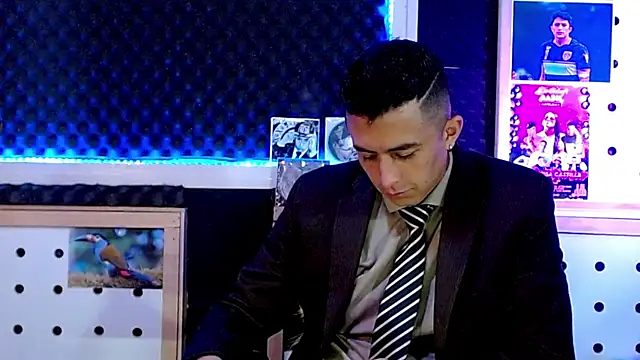 Darko0717 online show from February 12, 2025, 1:37 pm