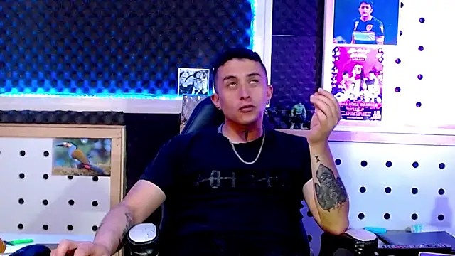 Darko0717 online show from February 12, 2025, 11:30 pm