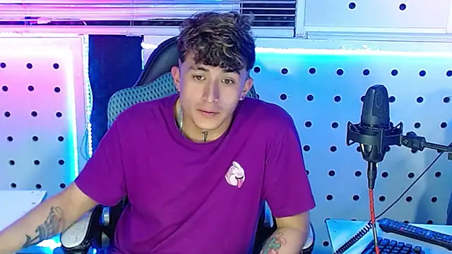 Darko0717 online show from September 30, 2025, 1:32 am