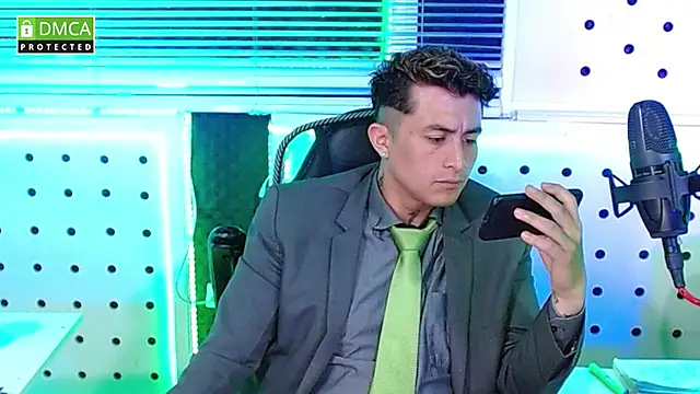 Darko0717 online show from October 22, 2025, 1:44 pm