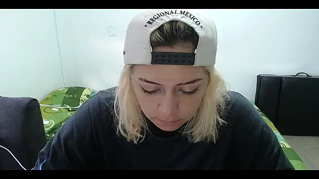 MommyMiaWs online show from February 21, 2025, 12:17 pm