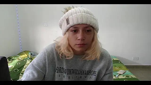 MommyMiaWs online show from February 22, 2025, 1:46 pm