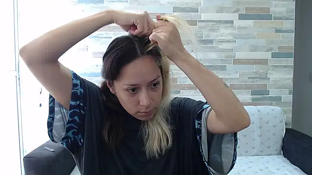 MommyMiaWs online show from October 5, 2025, 1:09 pm