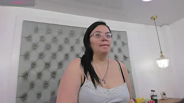 anette cooper online show from December 22, 2025, 3:47 am