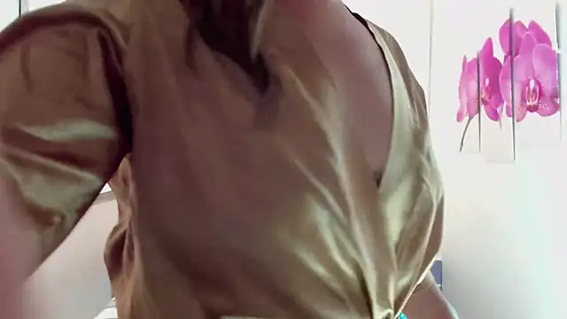 Abril Beltran  online show from January 31, 2026, 9:46 pm