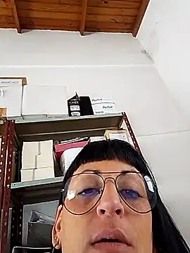 Snapshot of estefyzapata chatting on February 2, 2026, 6:39 pm estefyzapata online show from February 2, 2026, 6:39 pm