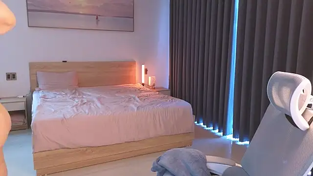 DjennaPalme online show from April 1, 2026, 12:22 am