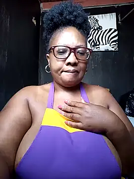 Snapshot of YELLOW_BONE chatting on February 9, 2025, 8:44 am YELLOW BONE online show from February 9, 2025, 8:44 am