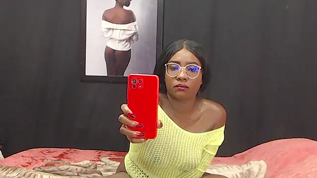 lia thomsonn online show from October 21, 2025, 3:29 am