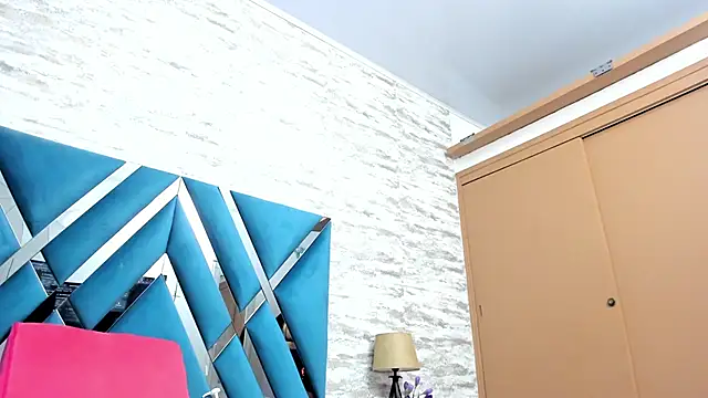 veronica salas online show from March 5, 2025, 8:21 pm