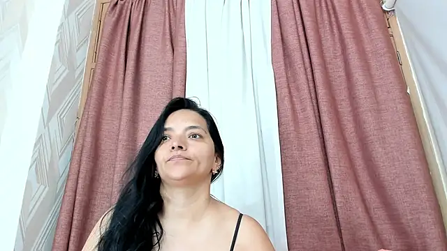 veronica salas online show from March 12, 2025, 7:38 pm