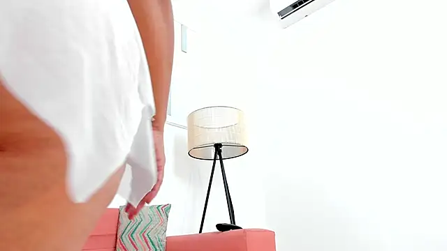 veronica salas online show from October 2, 2025, 8:05 pm