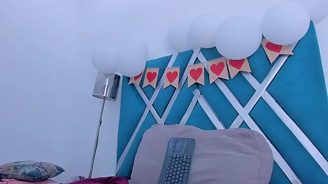 veronica salas online show from February 19, 2026, 8:16 pm