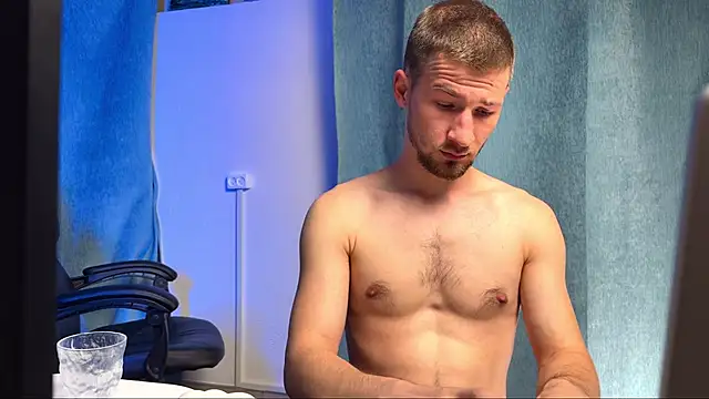 Snapshot of Farmer_James chatting on October 1, 2025, 4:24 pm Farmer James online show from October 1, 2025, 4:24 pm