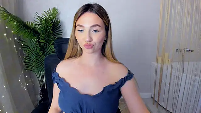 Snapshot of GracefulLook chatting on January 18, 2025, 2:03 am GracefulLook online show from January 18, 2025, 2:03 am