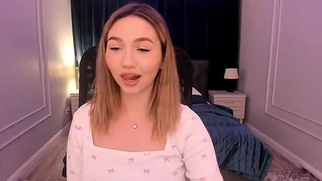 Snapshot of GracefulLook chatting on January 26, 2025, 2:03 am GracefulLook online show from January 26, 2025, 2:03 am