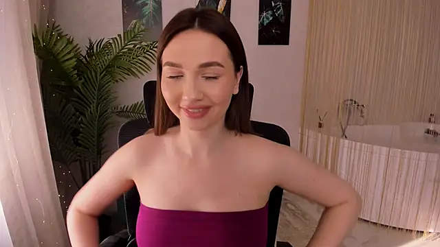 Snapshot of GracefulLook chatting on February 24, 2025, 6:49 am GracefulLook online show from February 24, 2025, 6:49 am