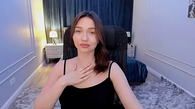 Snapshot of GracefulLook chatting on March 18, 2025, 2:36 am GracefulLook online show from March 18, 2025, 2:36 am