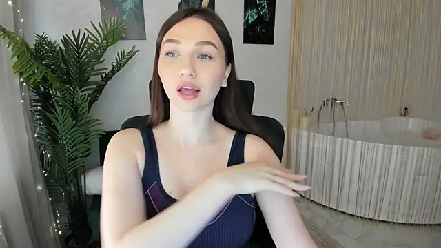 Snapshot of GracefulLook chatting on March 21, 2025, 3:44 am GracefulLook online show from March 21, 2025, 3:44 am