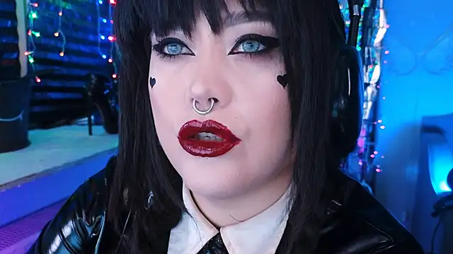 Snapshot of wickedxqueen chatting on February 28, 2025, 5:37 am wickedxqueen online show from February 28, 2025, 5:37 am