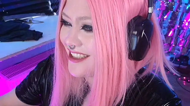 Snapshot of wickedxqueen chatting on March 3, 2025, 8:27 am wickedxqueen online show from March 3, 2025, 8:27 am