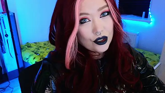 Snapshot of wickedxqueen chatting on May 10, 2026, 9:53 pm wickedxqueen online show from May 10, 2026, 9:53 pm
