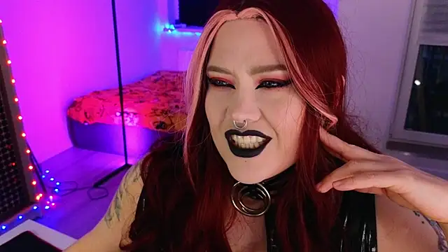 Snapshot of wickedxqueen chatting on May 25, 2026, 8:04 pm wickedxqueen online show from May 25, 2026, 8:04 pm
