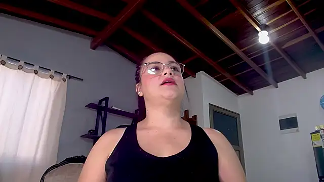 maela1 online show from November 17, 2025, 12:55 pm