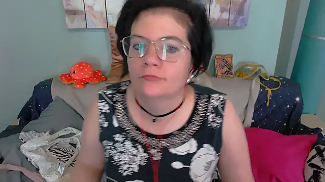 EverlyRays online show from November 26, 2025, 12:39 pm