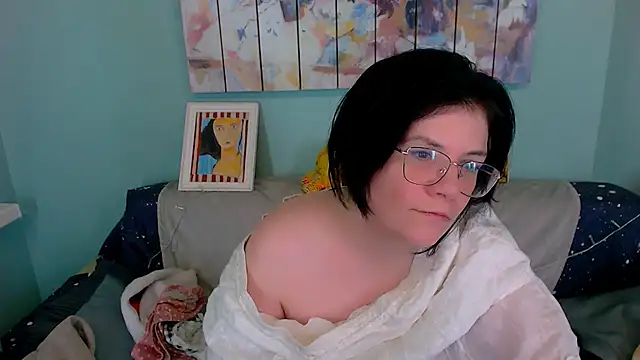 EverlyRays online show from February 3, 2026, 2:53 am