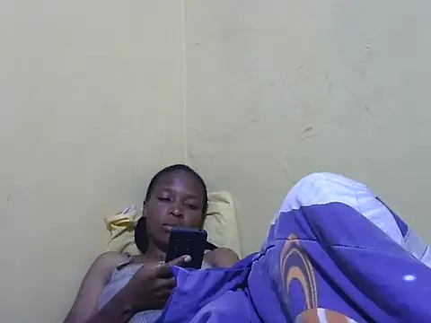 Smillie prety online show from October 17, 2025, 5:54 am