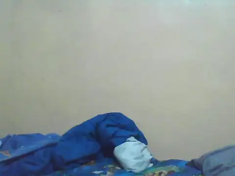 Smillie prety online show from December 3, 2025, 2:41 am